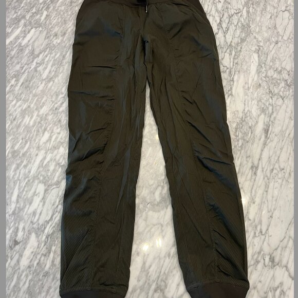 Lululemon Dance Studio Jogger in Green Size 4 - Picture 4 of 6